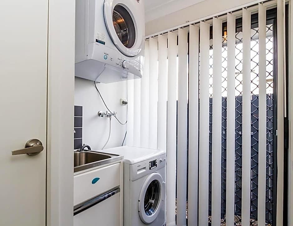 Charming 3br House In The Heart Of Dakabin Hotel