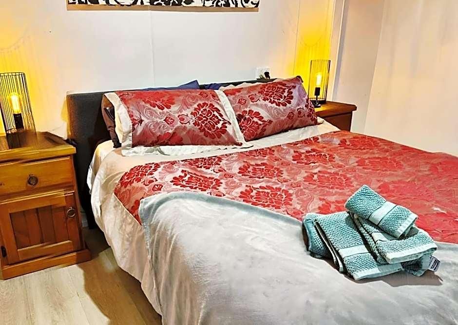 Prout Road Retreat 2*
