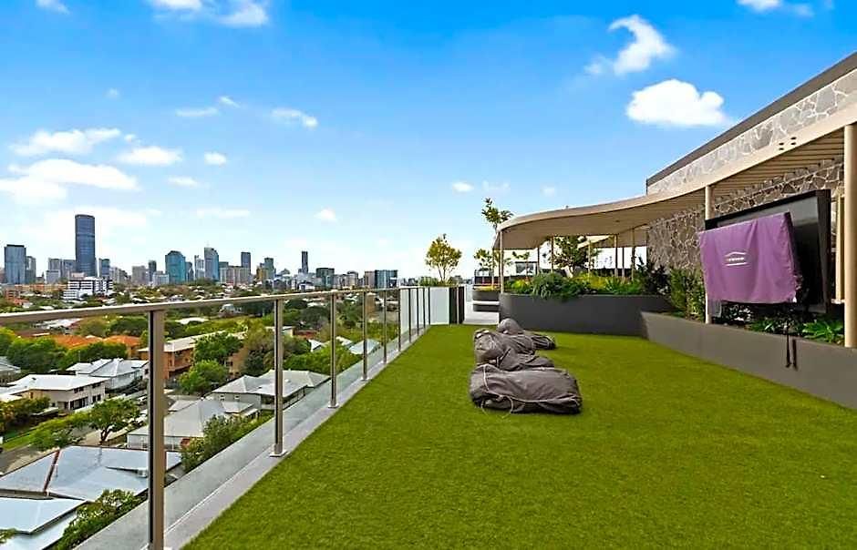 3br Family - King Beds, Parking & Views * Brisbane