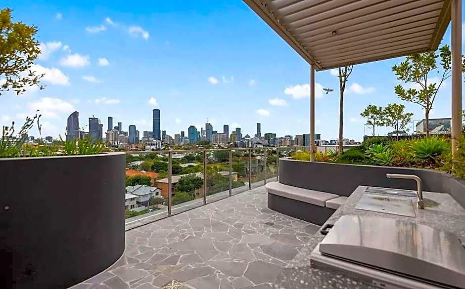 3br Family - King Beds, Parking & Views Brisbane