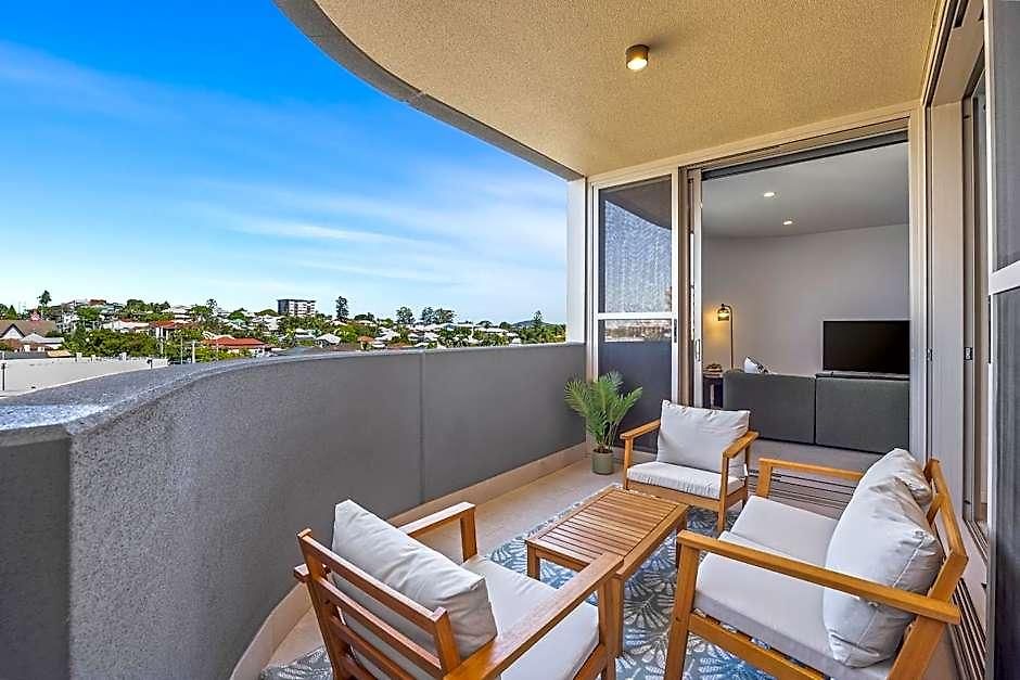 3br Family - King Beds, Parking & Views
