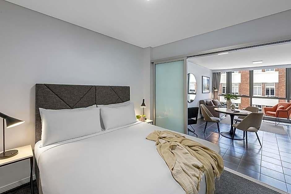 Meriton Herschel Street, 5*