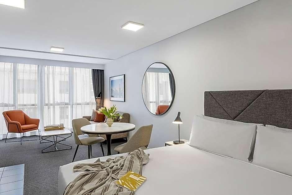 Meriton Herschel Street,