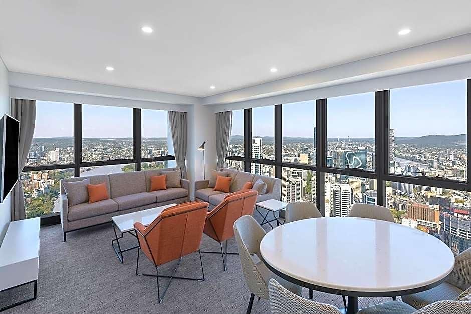 Meriton Herschel Street, 5*