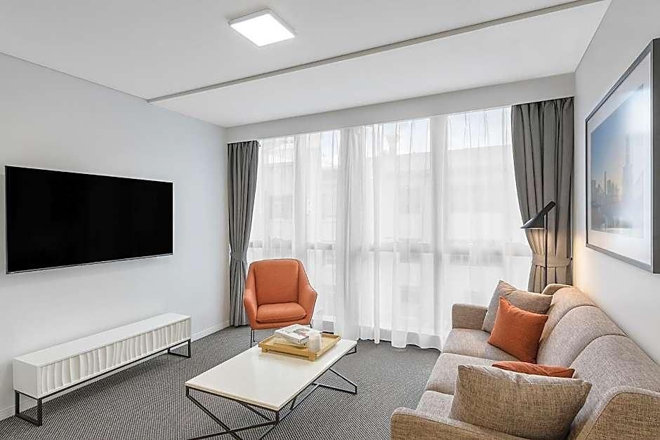 Meriton Herschel Street, 5*