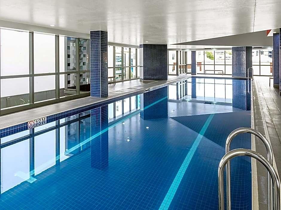 Hotel Meriton Herschel Street, 5*
