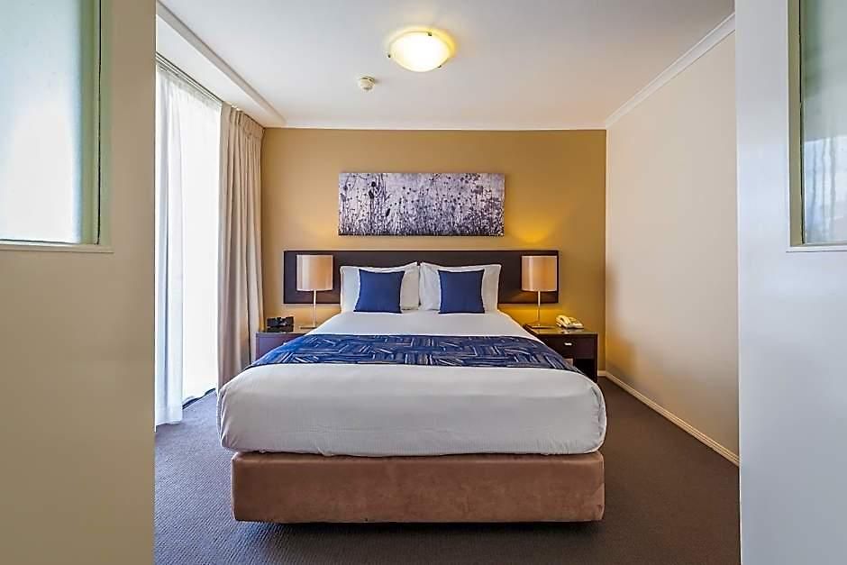 West End Aparthotel 4*
