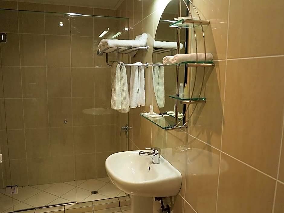 Shangri-la Gardens Motel Brisbane