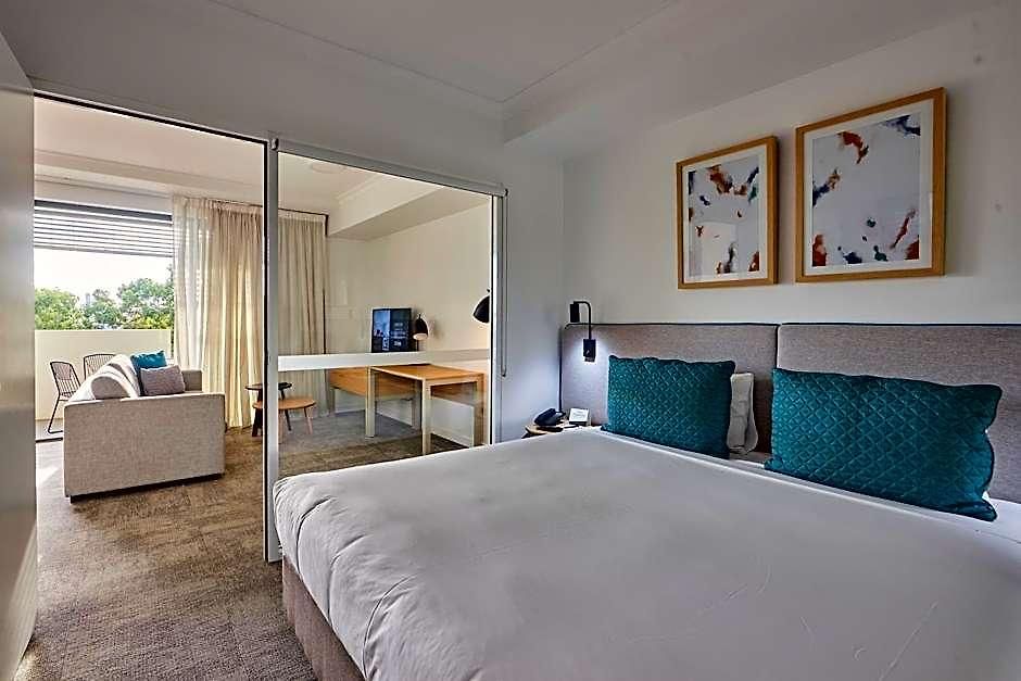 Quest Cannon Hill Aparthotel 5*