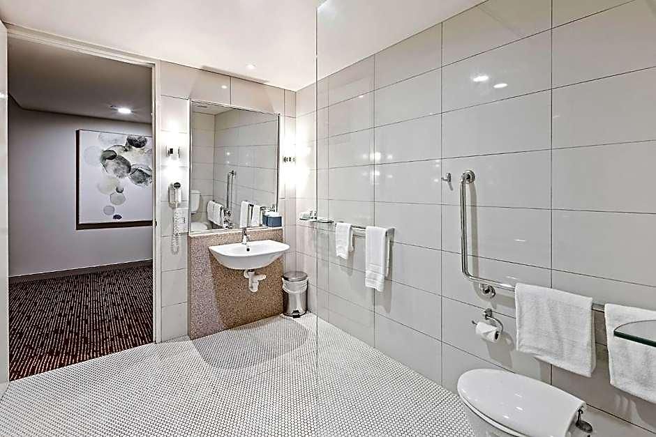 The Colmslie 5*
