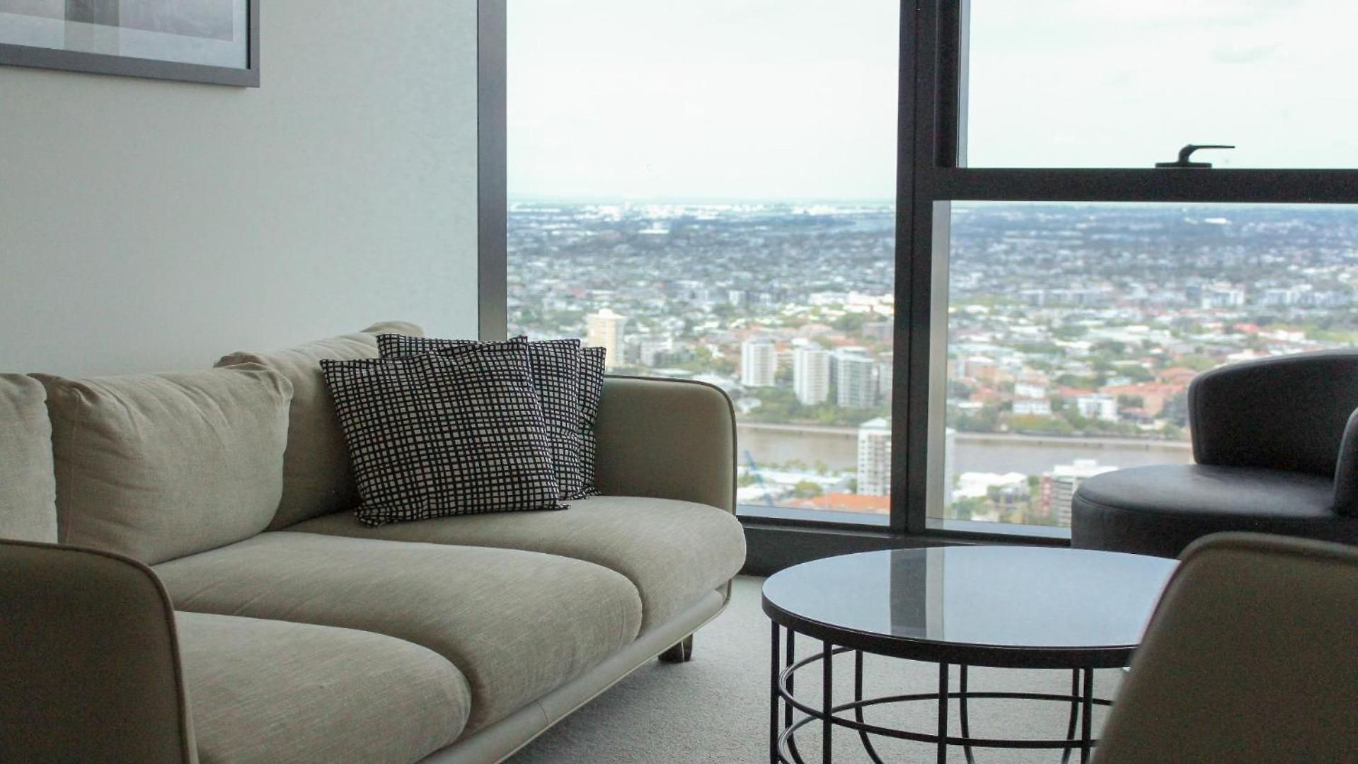 Luxury 1 Bedroom Retreat In With Pool And Gym Apartment