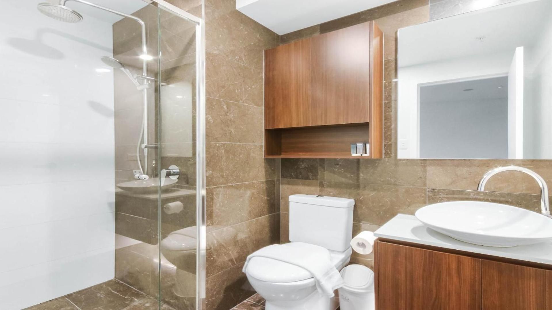 Apartment Luxury 1 Bedroom Retreat In With Pool And Gym Brisbane