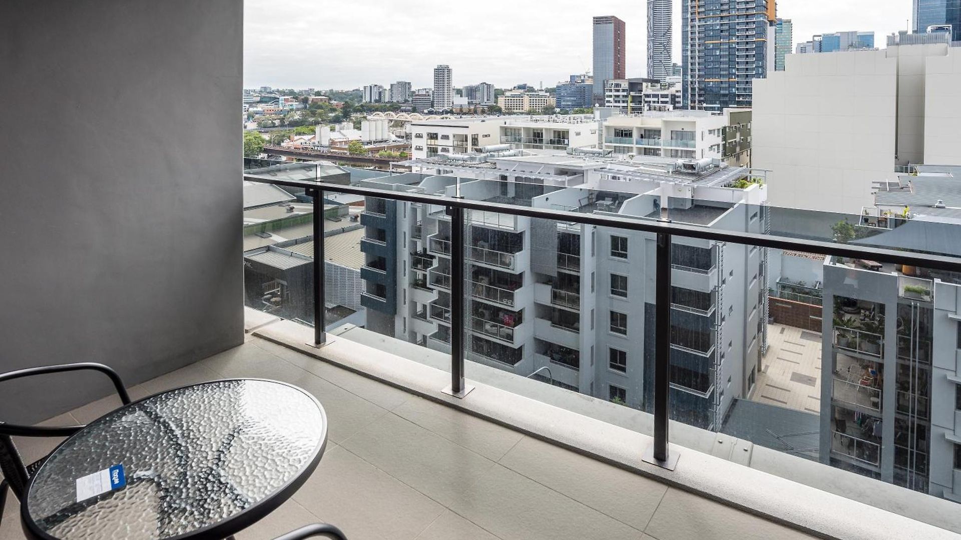 Serain Residences At One Apartment *