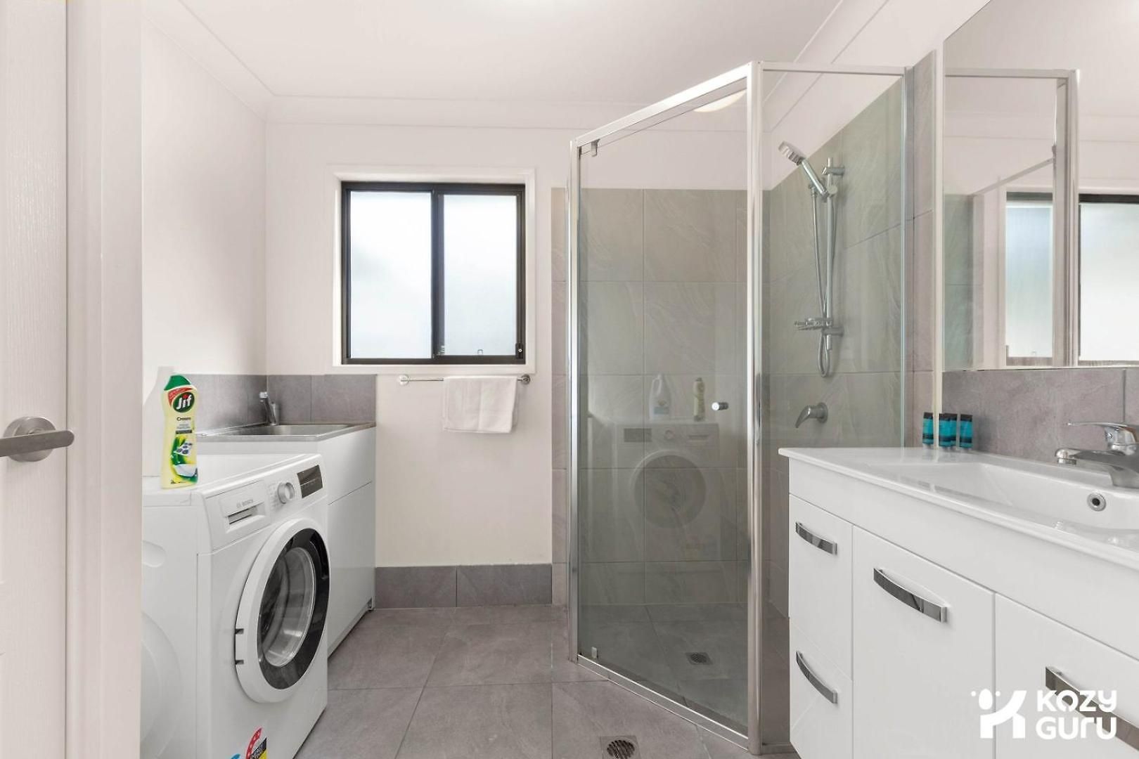Kozyguru | Mt Gravatt East | 3 Bed Home Holiday home