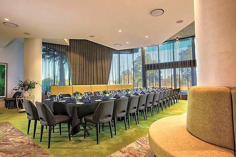 Eatons Hill Hotel