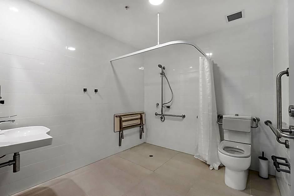 Essence Taringa 5* Brisbane