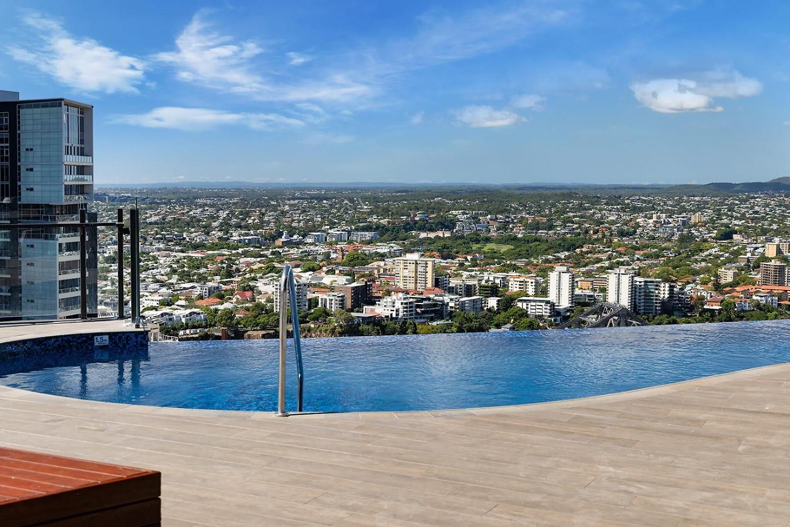 Rooftop Pool Stunning Queen Street Apartment Brisbane