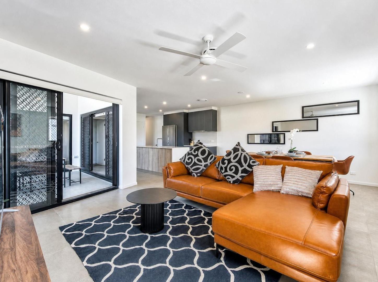 3br Floor With Parking, Ev Friendly & Views South Apartment Brisbane