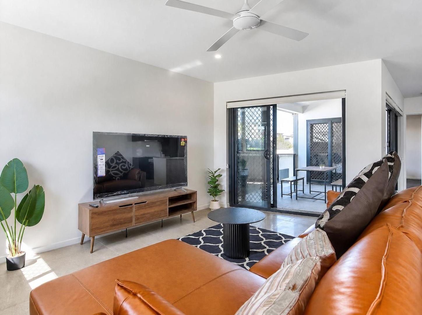 3br Floor With Parking, Ev Friendly & Views South