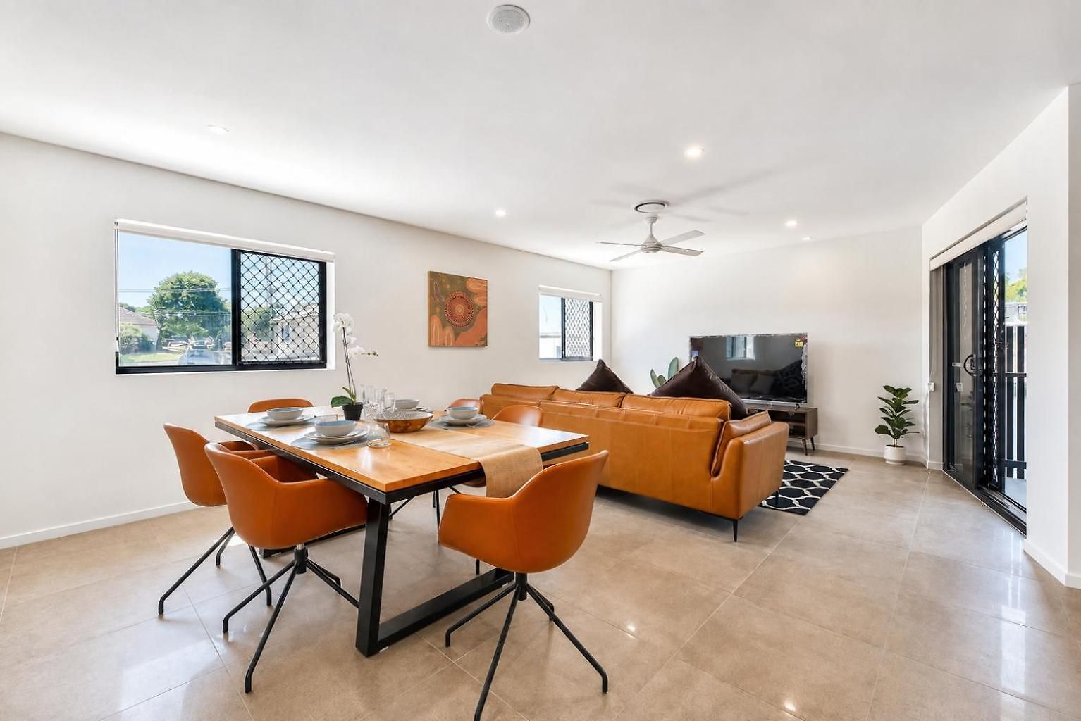3br Floor With Parking, Ev Friendly & Views South * Brisbane
