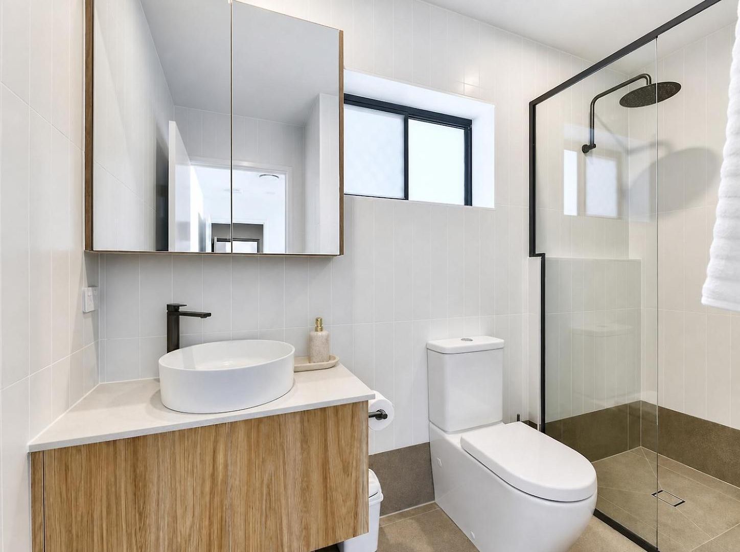 3br Floor With Parking, Ev Friendly & Views South * Brisbane