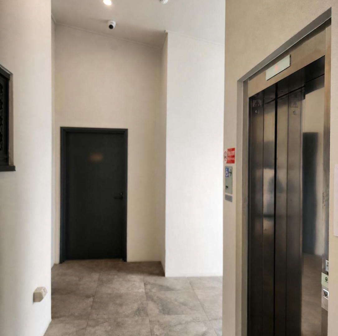 3br Floor With Parking, Ev Friendly & Views South