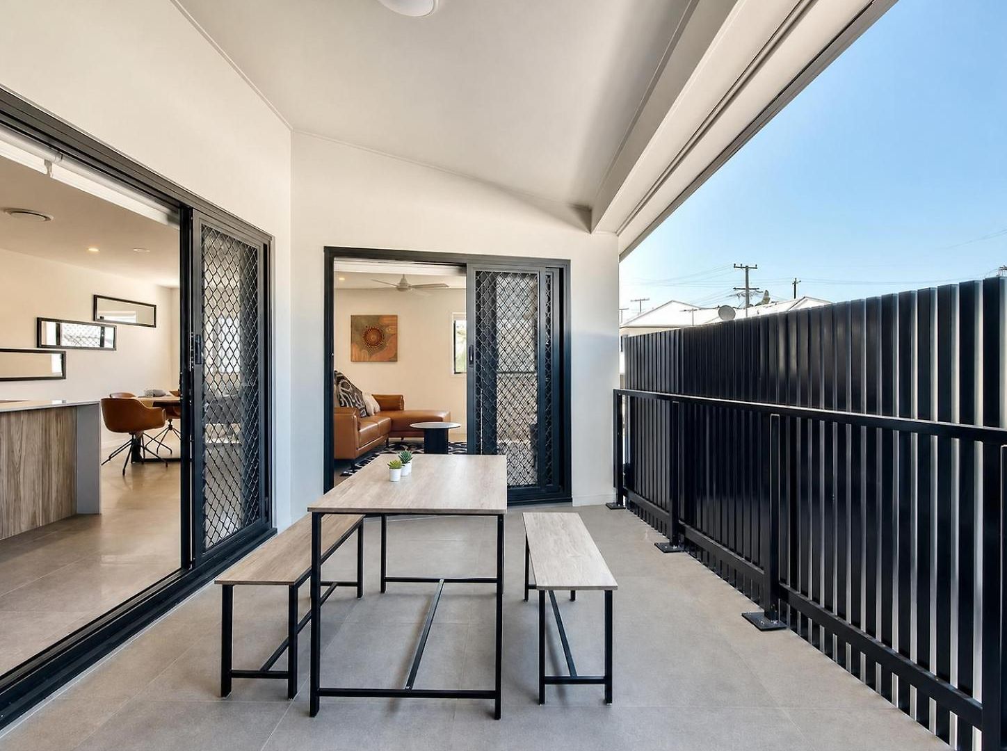 3br Floor With Parking, Ev Friendly & Views South Apartment *