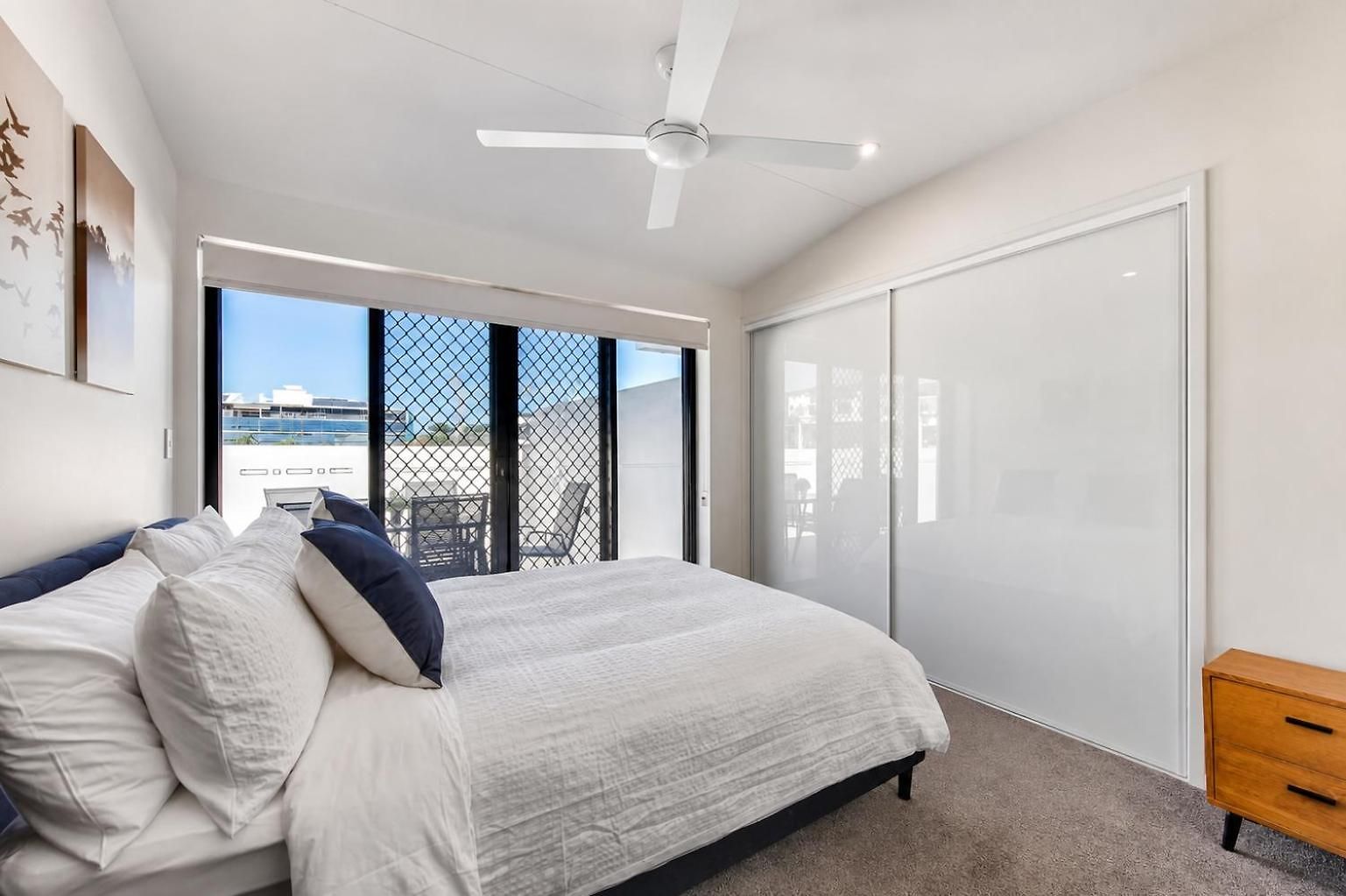 Apartment 3br Floor With Parking, Ev Friendly & Views South Brisbane
