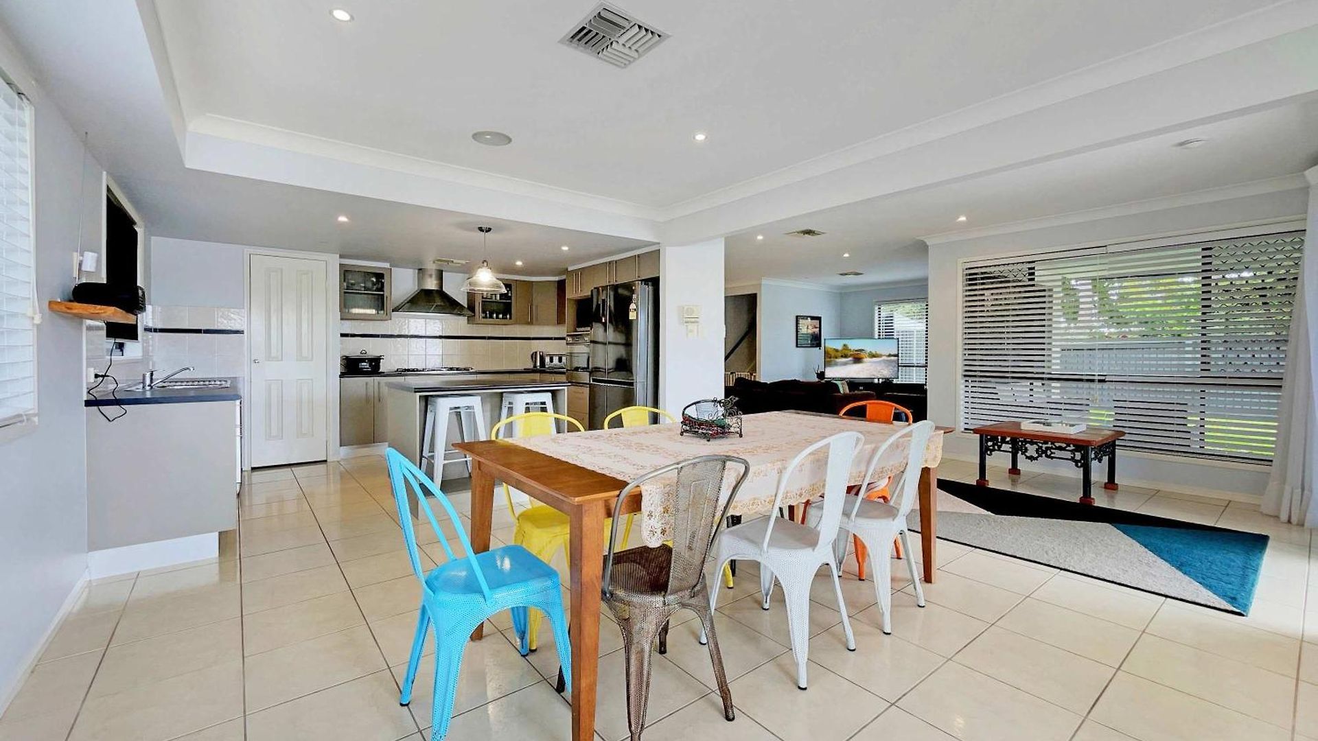 Spacious Family & Dog-Friendly Home On The Water