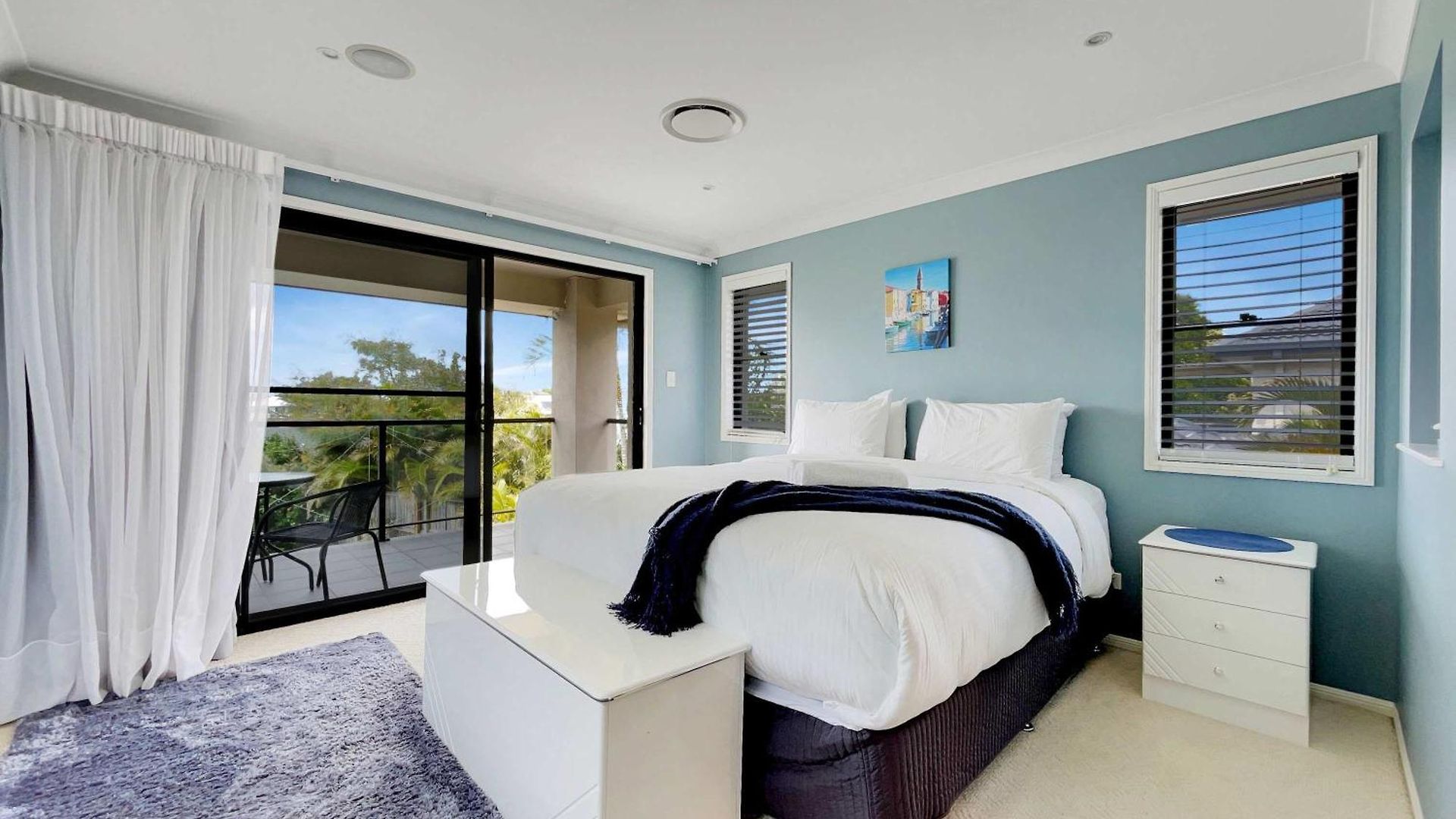 Spacious Family & Dog-Friendly Home On The Water Holiday home