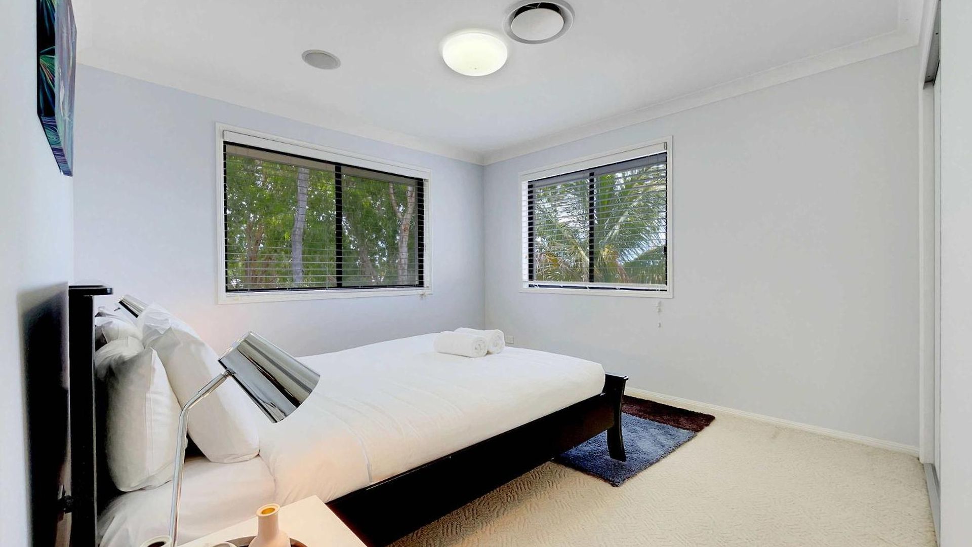 Spacious Family & Dog-Friendly Home On The Water