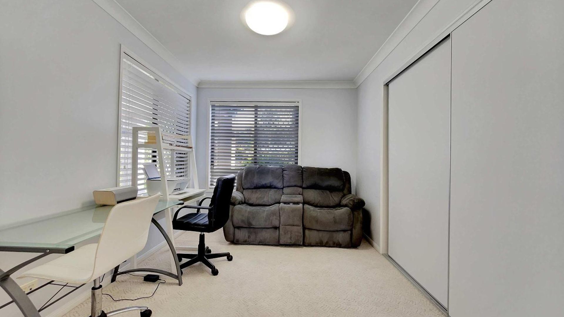 Spacious Family & Dog-Friendly Home On The Water Holiday home *