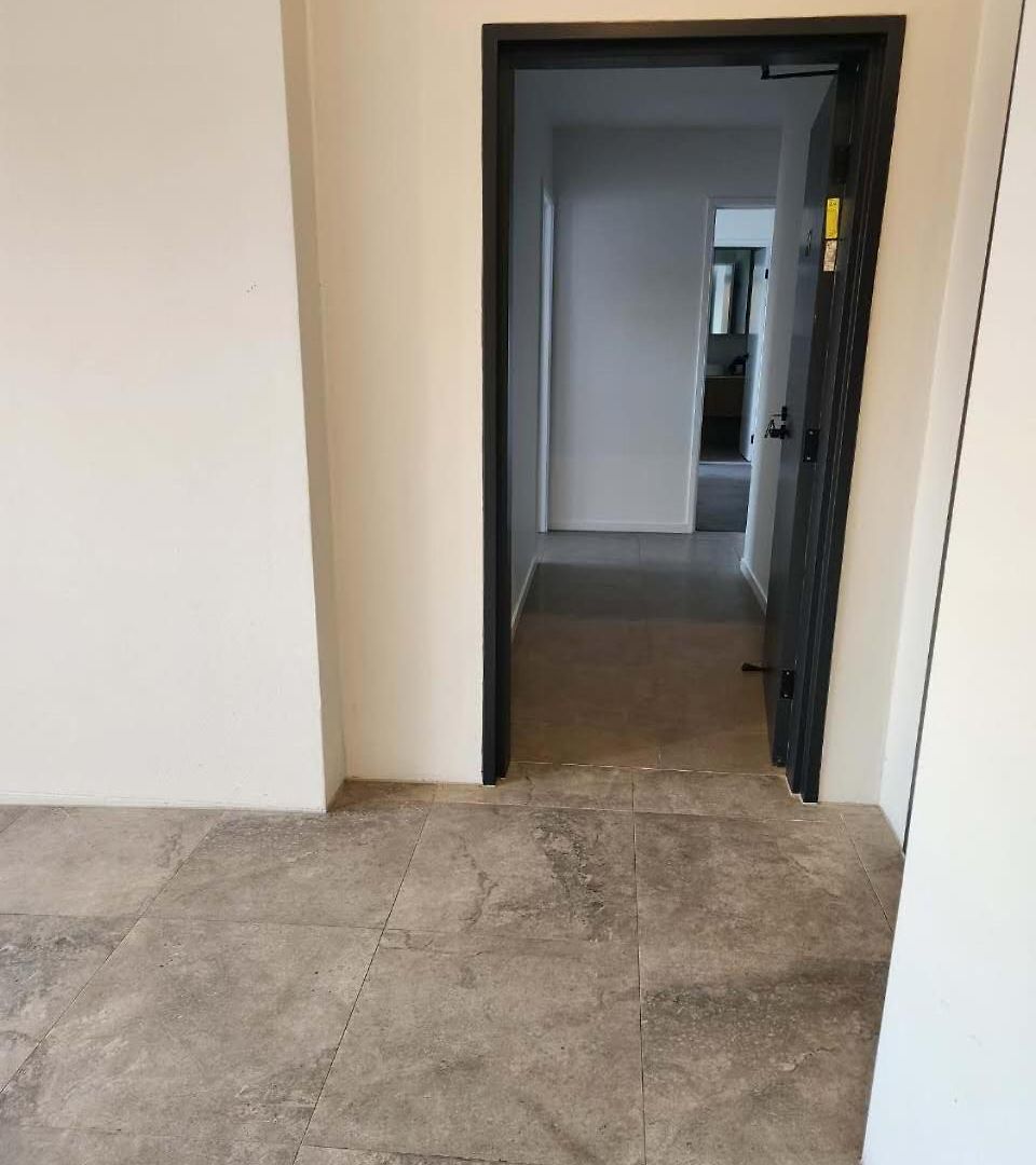 Premium 3br Floor With Parking, Ev Friendly & Views *