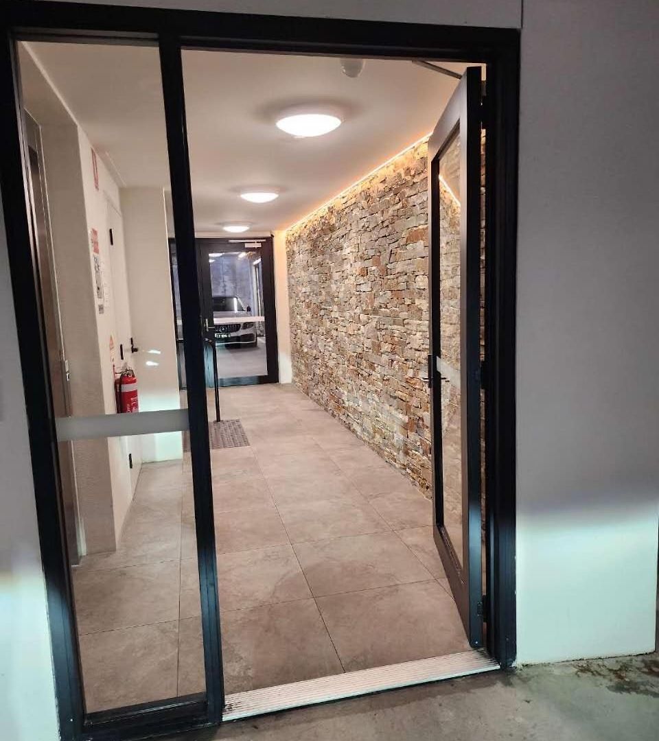 Premium 3br Floor With Parking, Ev Friendly & Views