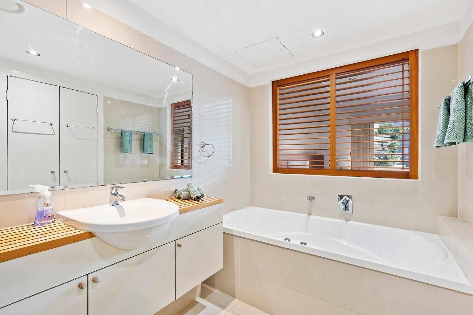 Apartment Stylish Escape Free Parking For 2 Walk To Cbd Brisbane