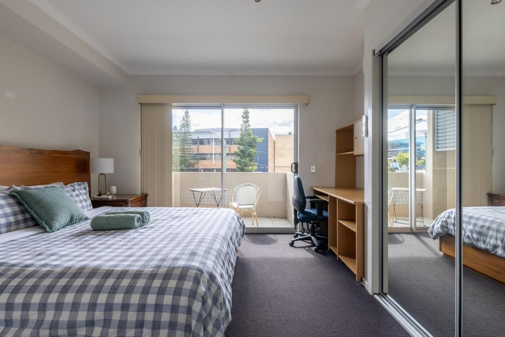 Stylish Escape Free Parking For 2 Walk To Cbd Brisbane