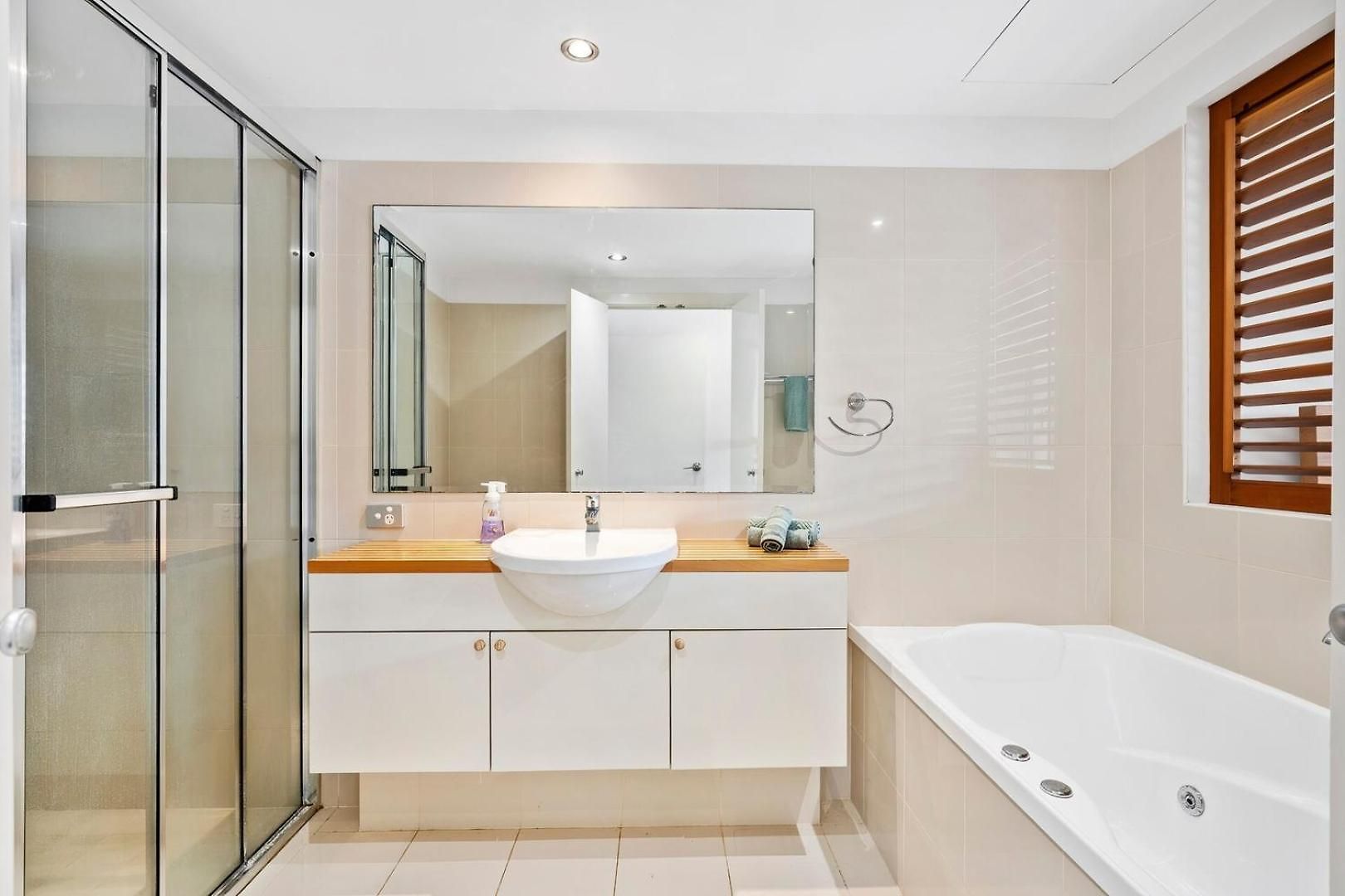 Stylish Escape Free Parking For 2 Walk To Cbd