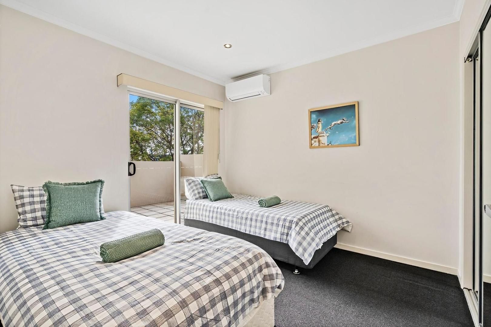 Stylish Escape Free Parking For 2 Walk To Cbd Apartment *