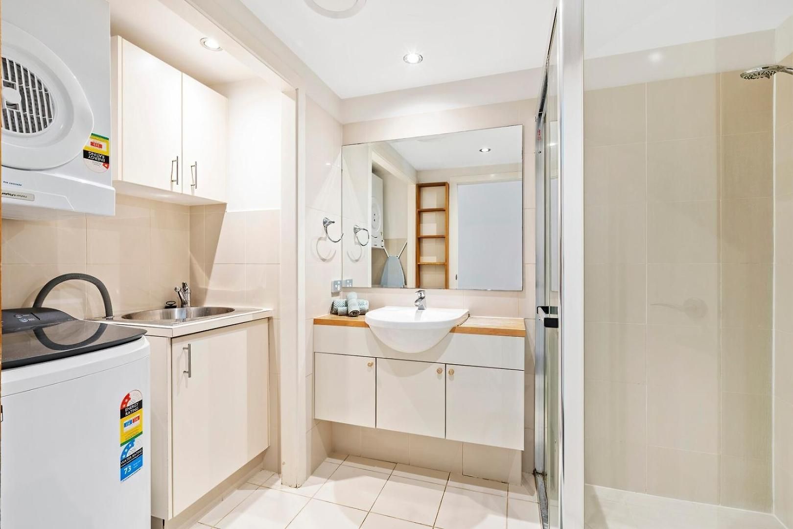 Stylish Escape Free Parking For 2 Walk To Cbd *