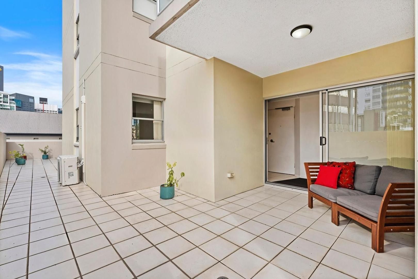 Stylish Escape Free Parking For 2 Walk To Cbd Apartment *