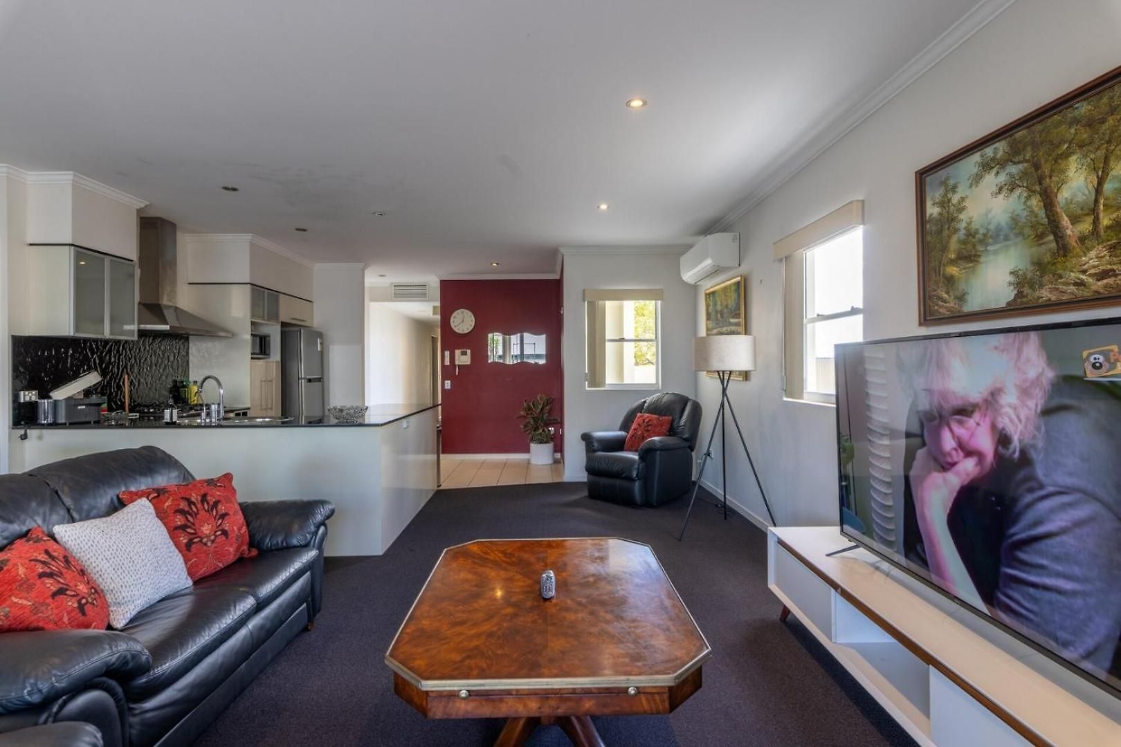 Stylish Escape Free Parking For 2 Walk To Cbd