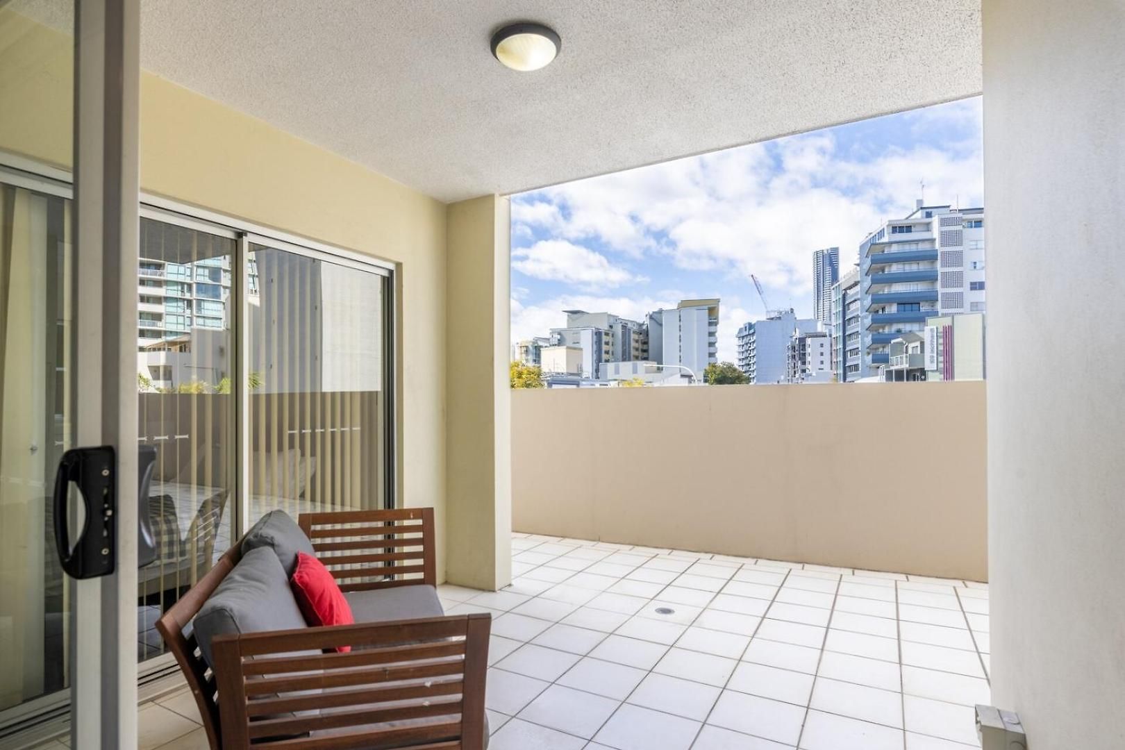 Stylish Escape Free Parking For 2 Walk To Cbd