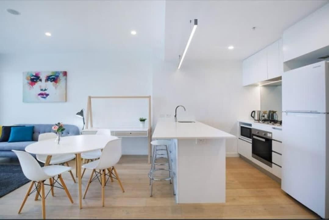 Bright Cbd 2 Bedroom Resort-style Escape Brisbane