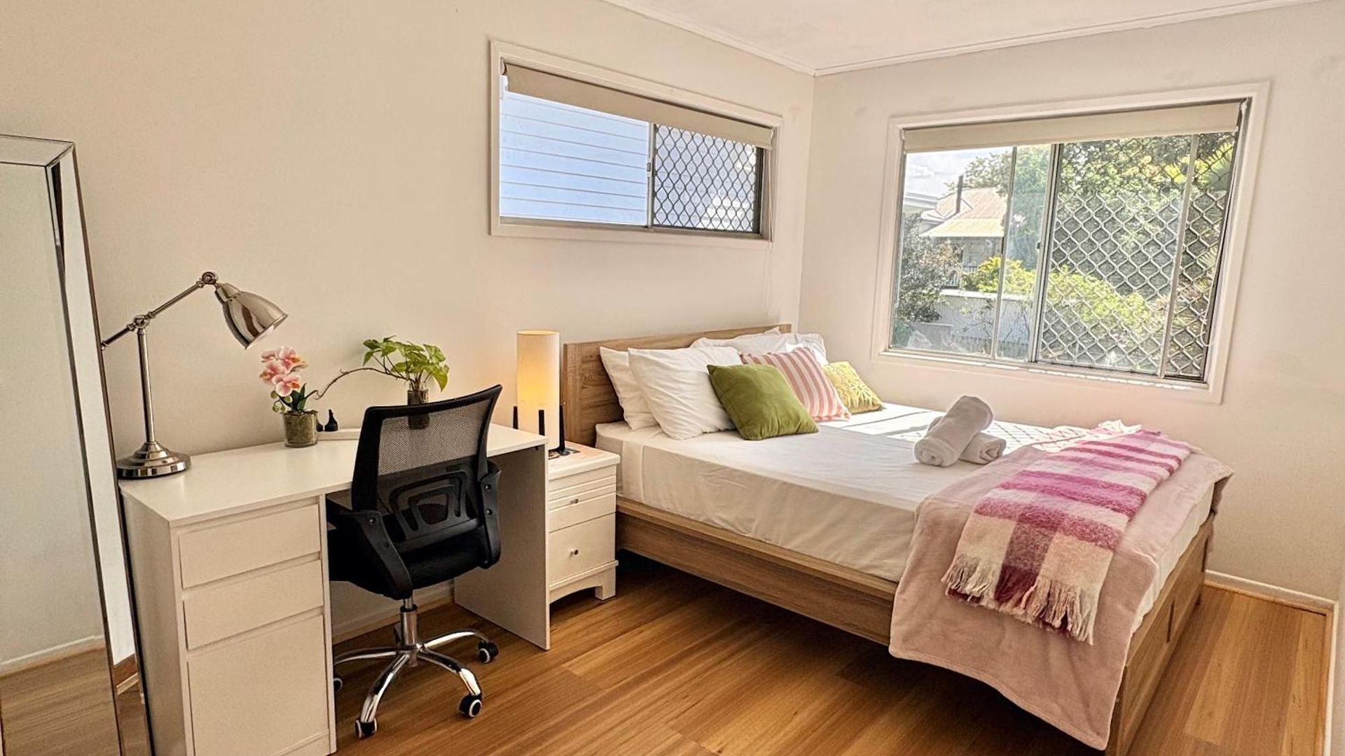 Welcome To Your Leafy Retreat In Graceville