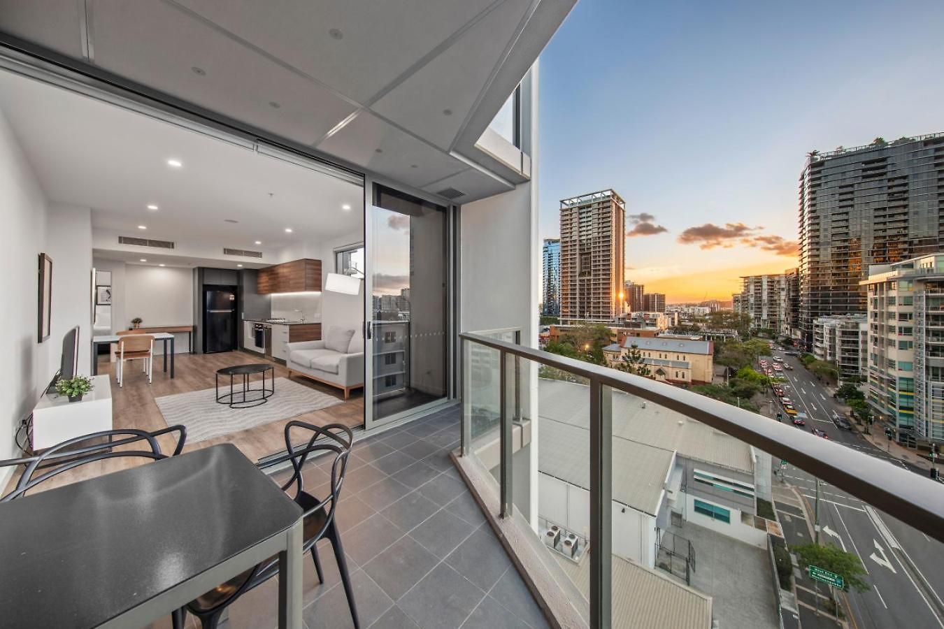 Cityside One Bedroom Getaway In South