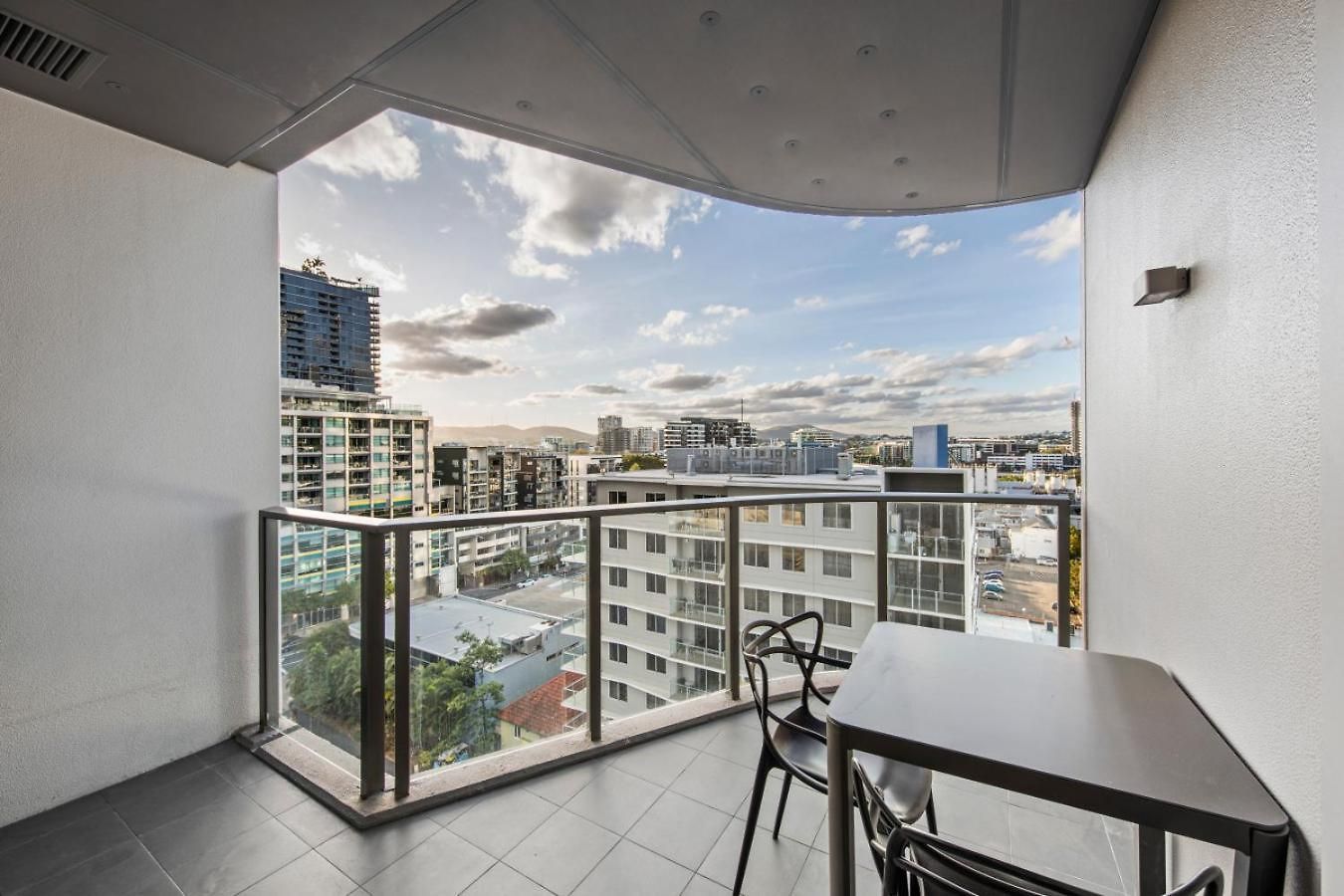 Cityside One Bedroom Getaway In South Apartment