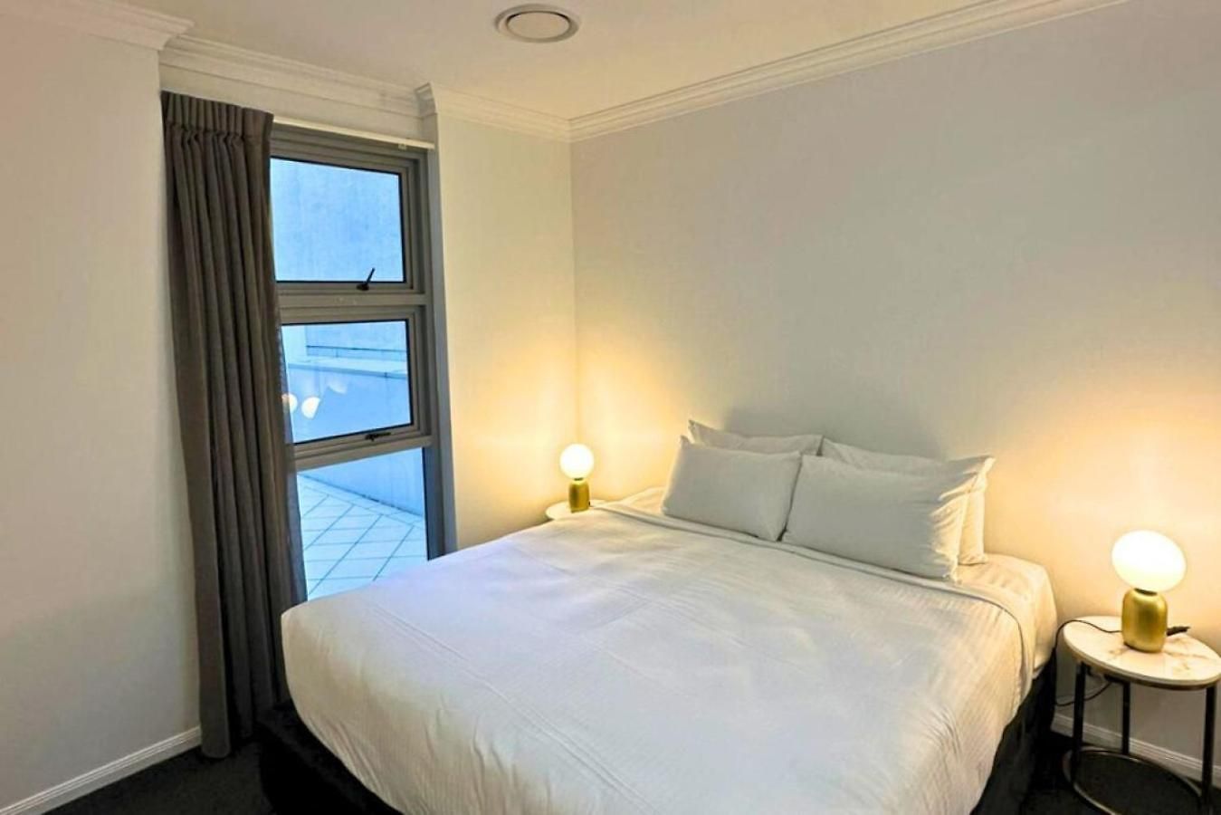 Luxury 2 Bedroom Retreat With Pool And Gym Access Apartment