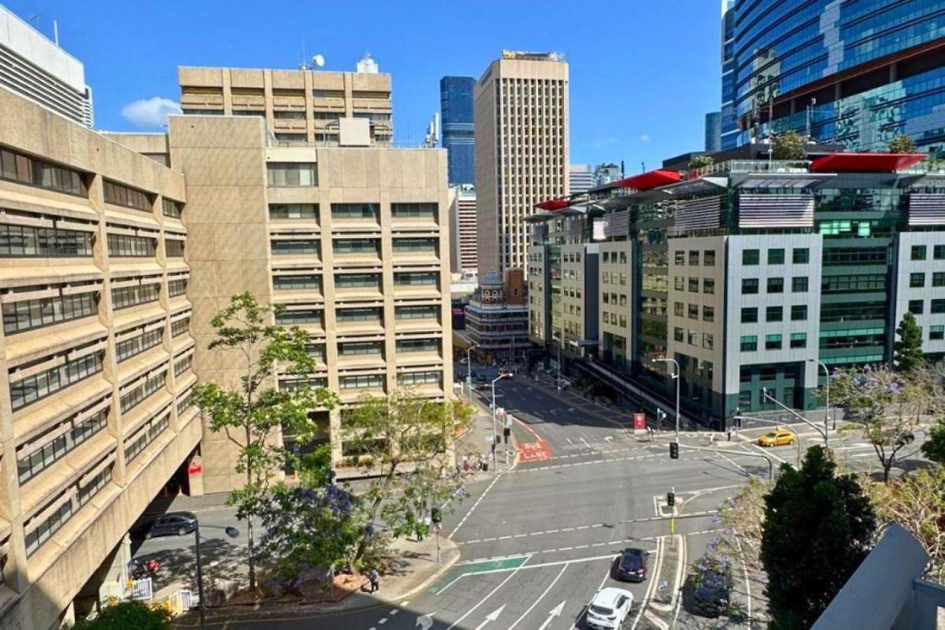 Apartment Sophisticated 3br At