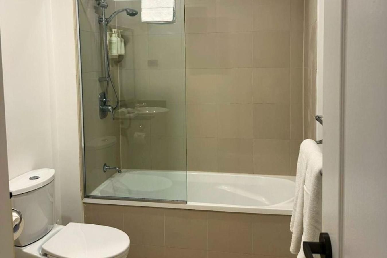 Apartment Luxury 2 Bedroom Retreat With Pool And Gym Access Brisbane