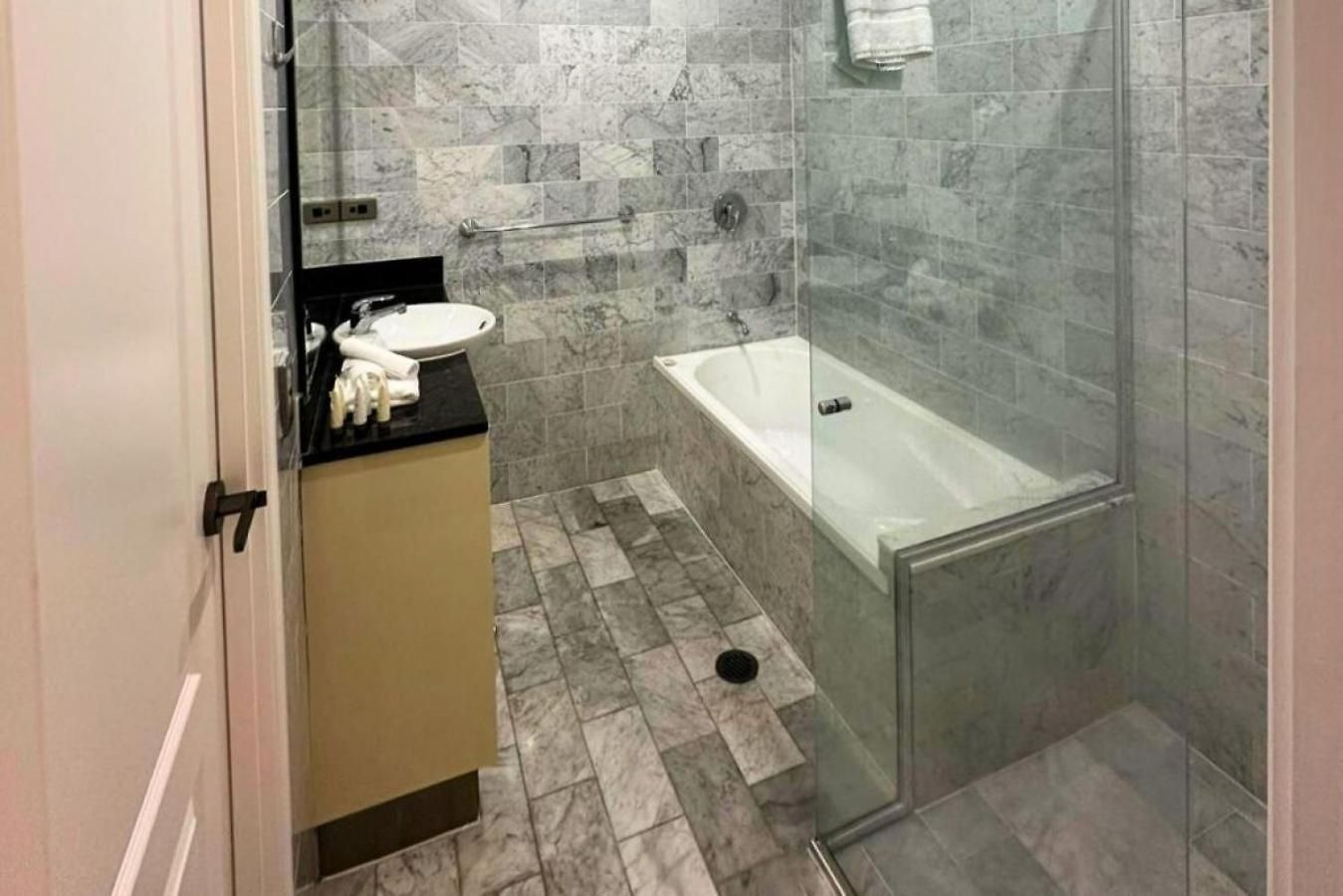 Sophisticated 3br At *